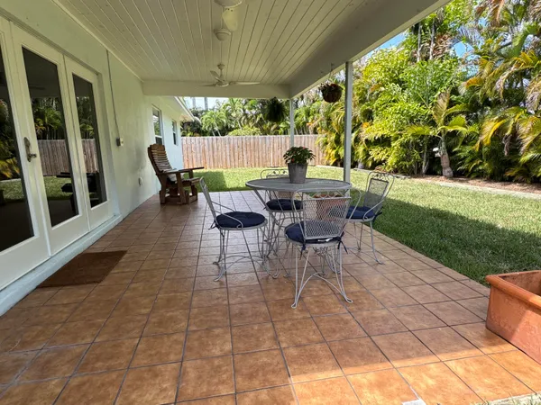 $845,000 | 423 Beacon Street, Tequesta, FL 33469