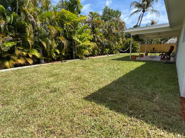 $845,000 | 423 Beacon Street, Tequesta, FL 33469