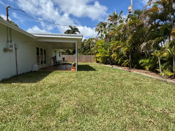 $845,000 | 423 Beacon Street, Tequesta, FL 33469