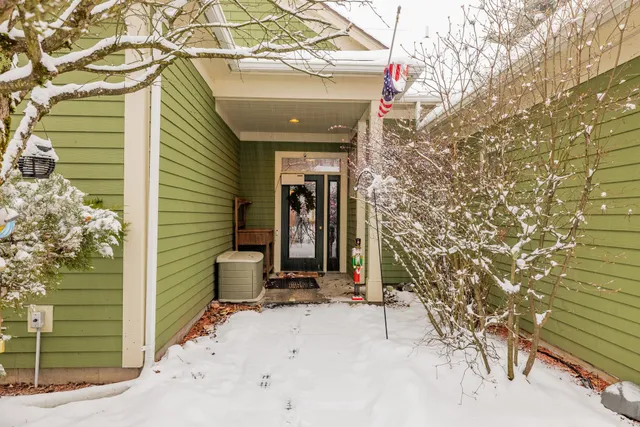 $630,000 | 1 Stillwater Drive, Lebanon, NH 03784