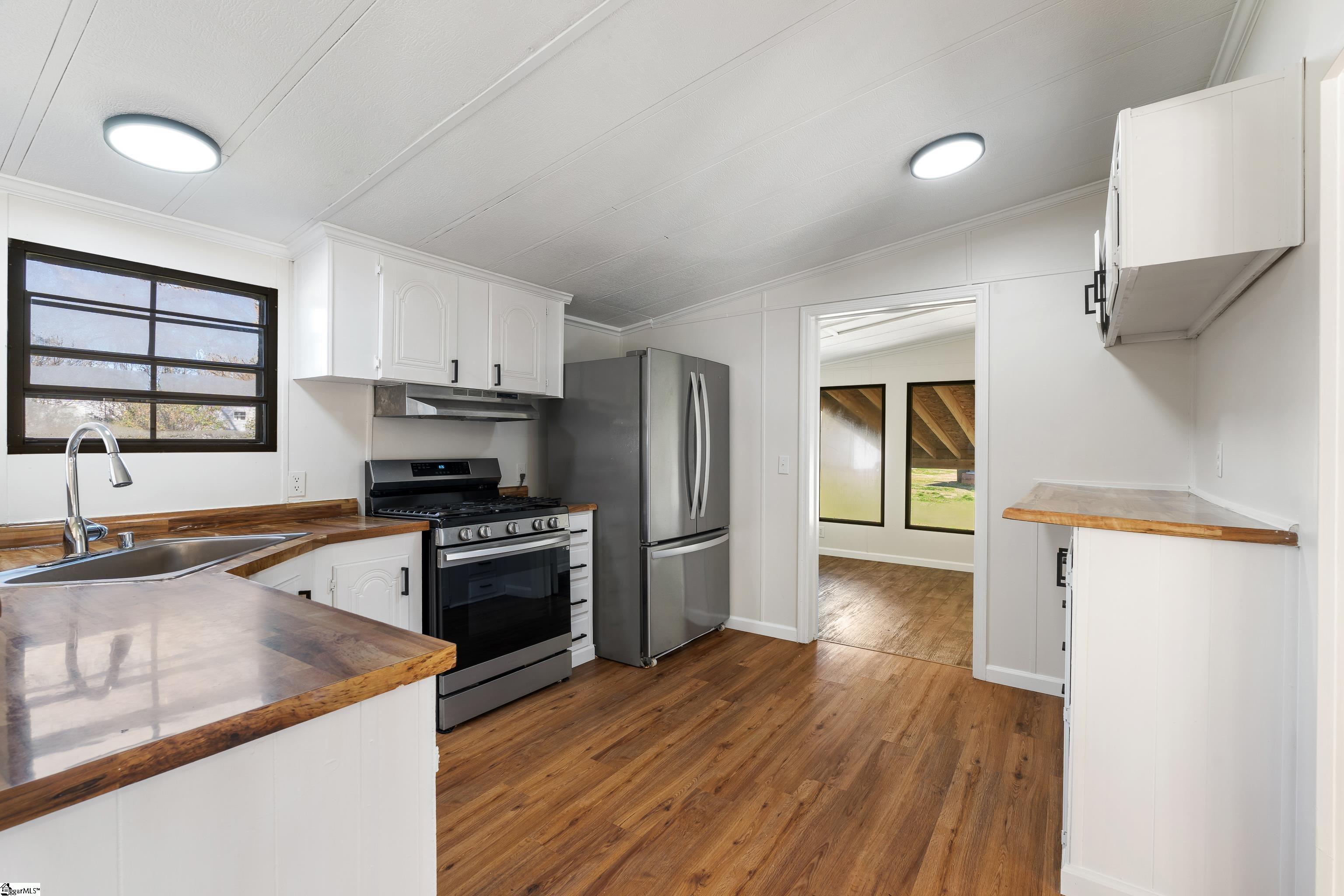 486 Indian Mound Road Laurens, SC 29360 - Photo 8 of 32 Gallery Image 8