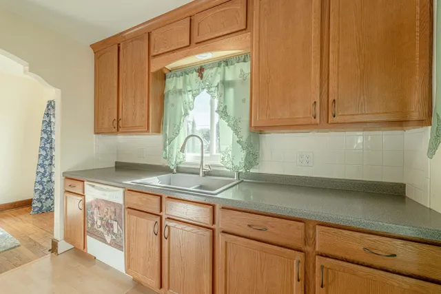 $262,500 | 2113 11th Street, Monroe, WI 53566