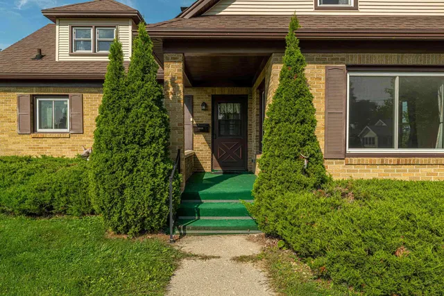 $262,500 | 2113 11th Street, Monroe, WI 53566