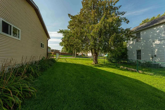 $262,500 | 2113 11th Street, Monroe, WI 53566