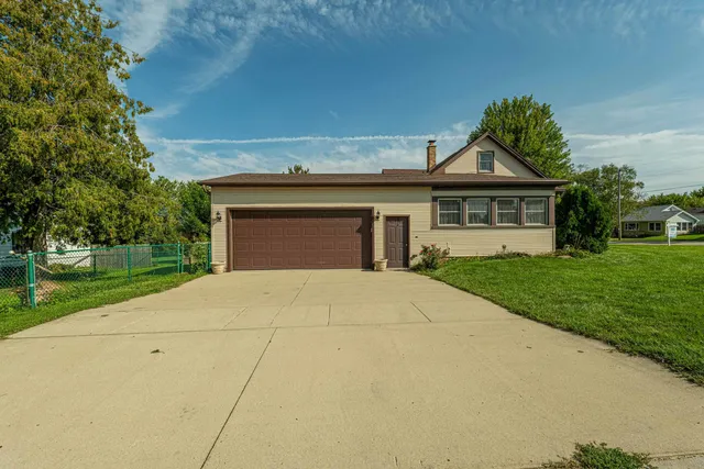 $262,500 | 2113 11th Street, Monroe, WI 53566