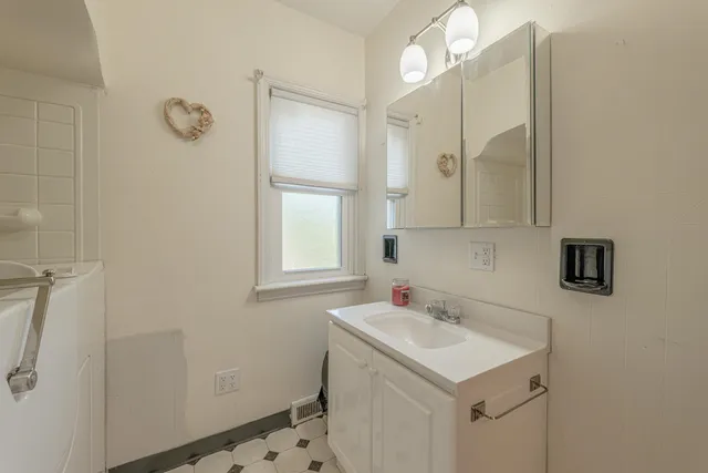 $262,500 | 2113 11th Street, Monroe, WI 53566