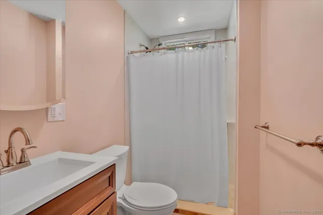 $399,999 | 35 Broadview Street, Bristol, CT 06010