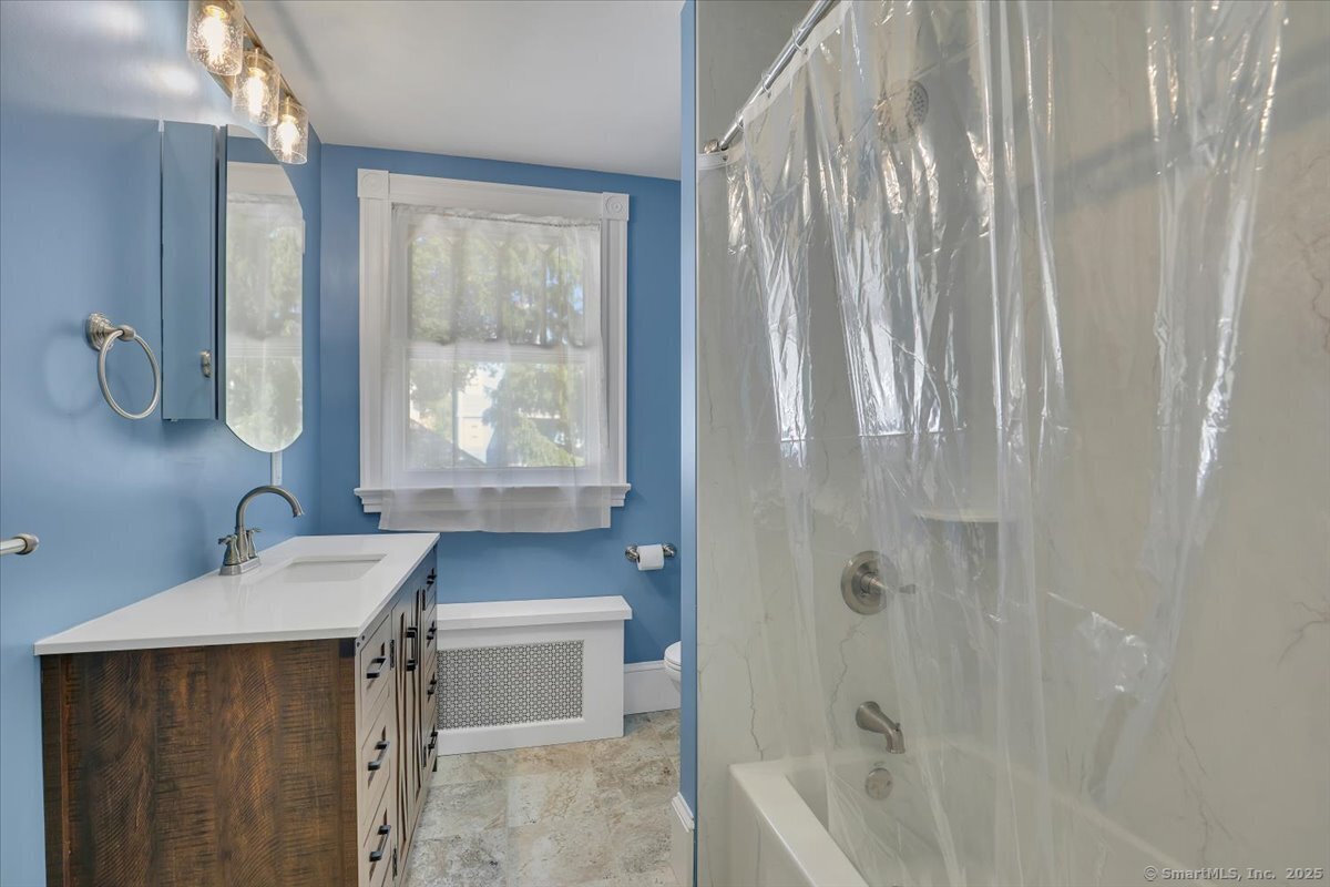 35 Broadview Street Bristol, CT 06010 - Photo 18 of 37