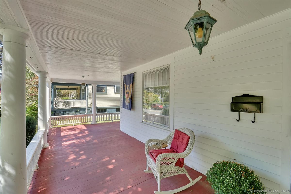 35 Broadview Street Bristol, CT 06010 - Photo 3 of 37