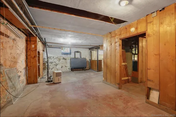 a view of a storage & utility room