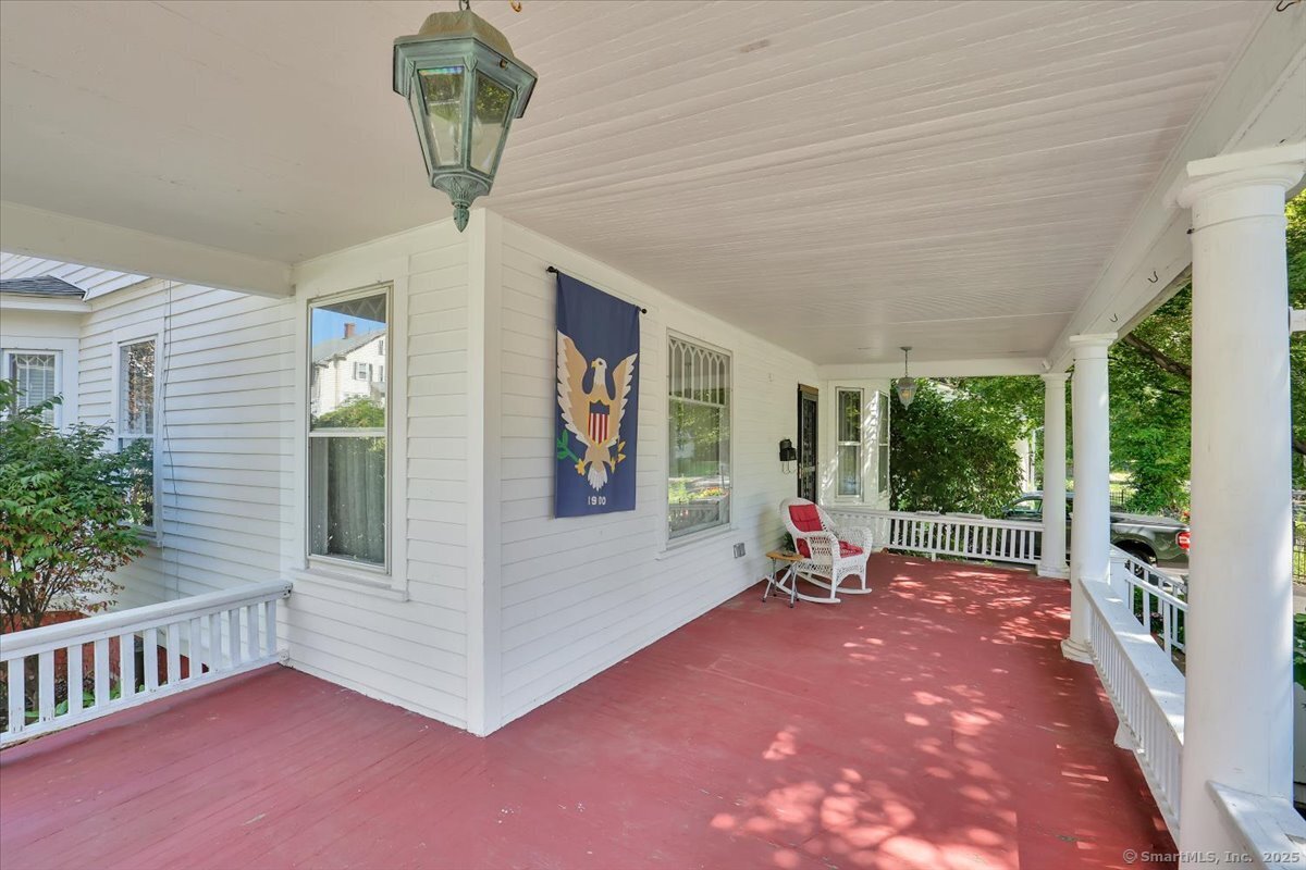 35 Broadview Street Bristol, CT 06010 - Photo 4 of 37
