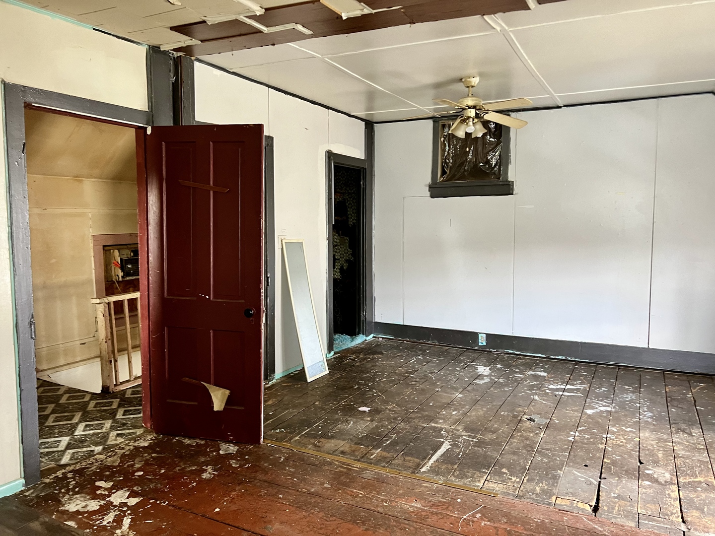 710 West Main Street Hoopeston, IL 60942 - Photo 16 of 25 a view of a small space