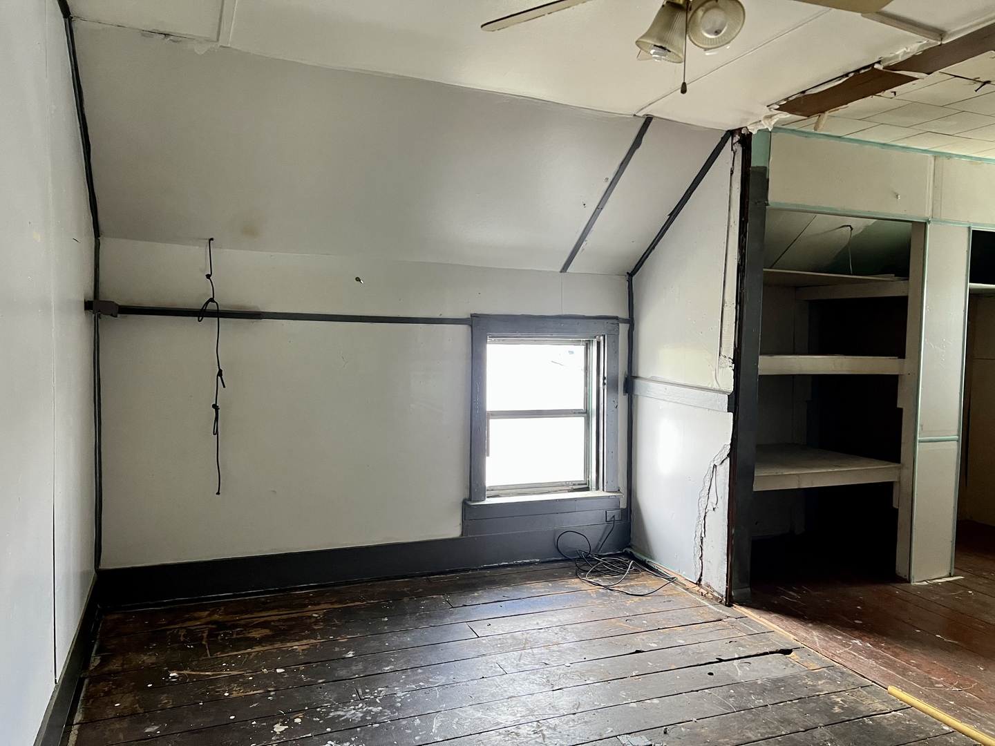 710 West Main Street Hoopeston, IL 60942 - Photo 18 of 25 a view of an empty room