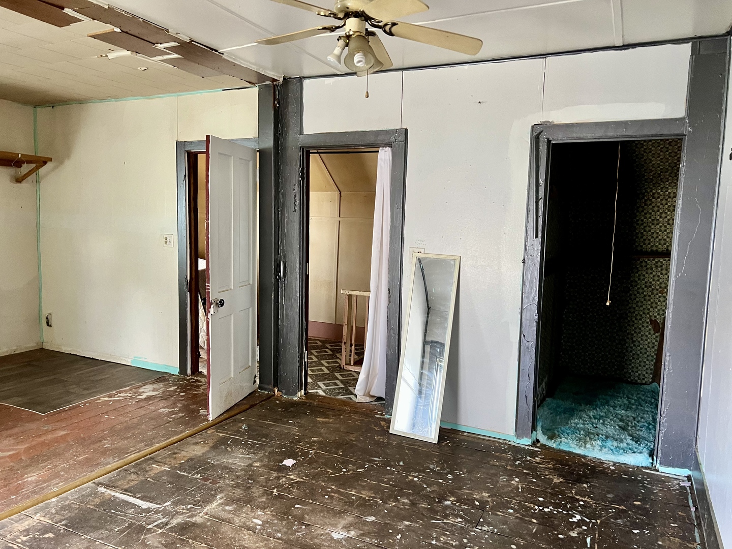 710 West Main Street Hoopeston, IL 60942 - Photo 20 of 25 a view of a bedroom with a outdoor space