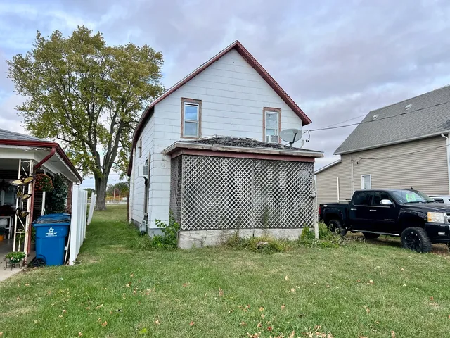 a house view with a garden space