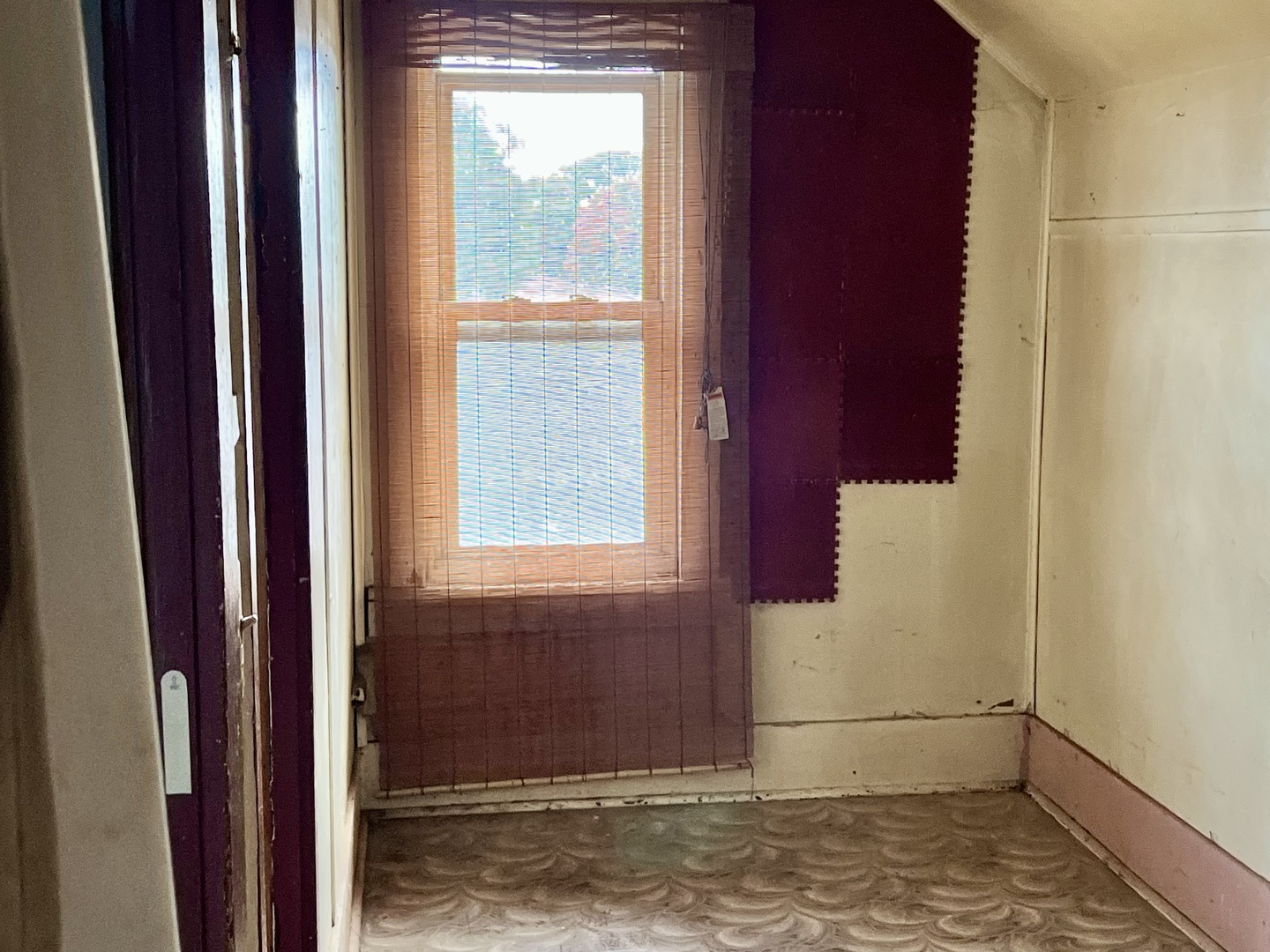 710 West Main Street Hoopeston, IL 60942 - Photo 21 of 25 a view of an front door