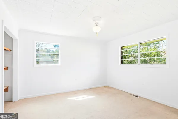a view of a livingroom with an empty space
