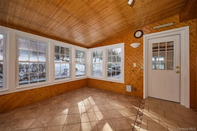 $385,000 | 354 Van Wagner Road, Poughkeepsie, NY 12603