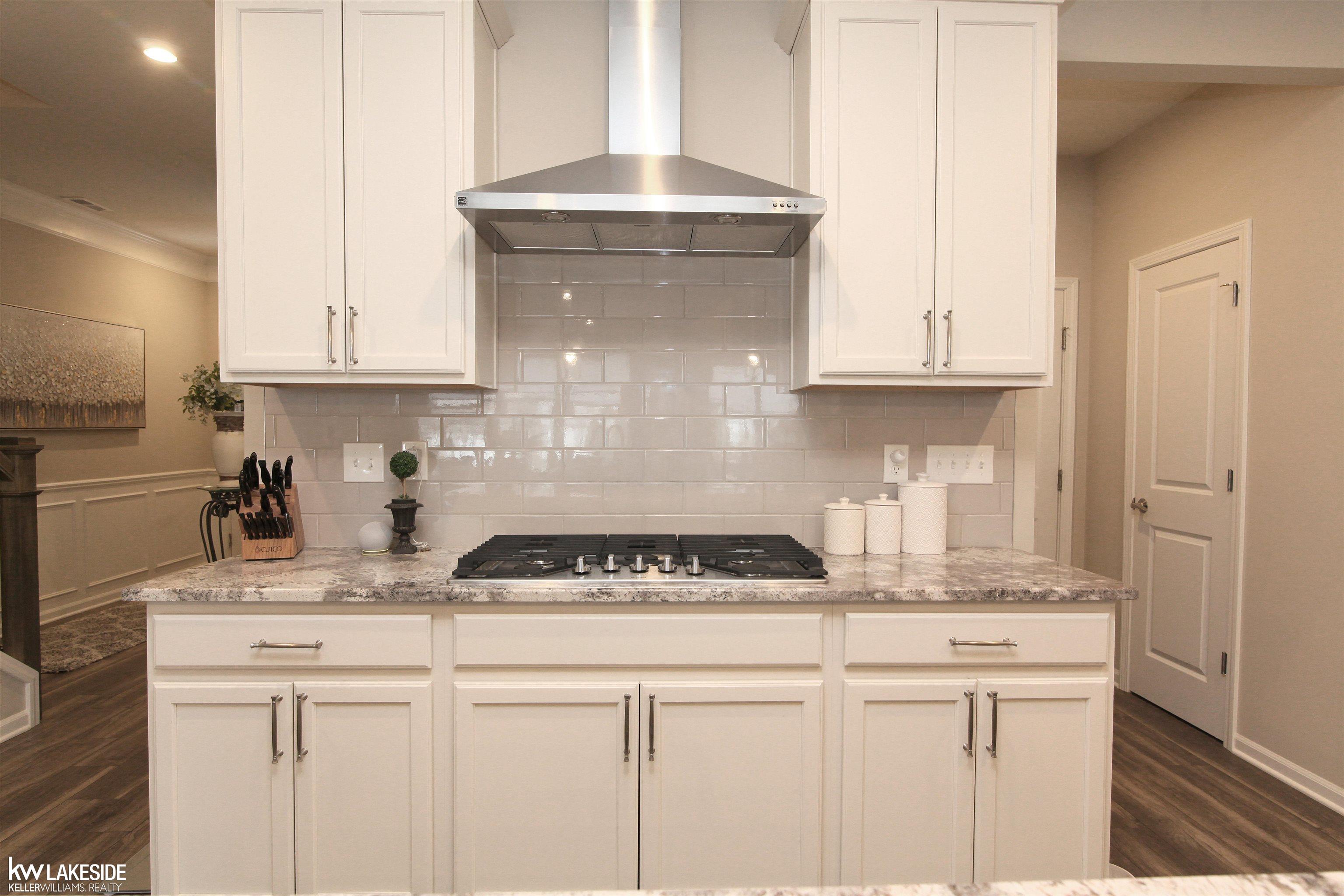 753 Hummingbird Drive Rochester, MI 48307 - Photo 10 of 21 50168272-6e79a78a-12d1-40af-8548-b744580fe21b.JPG