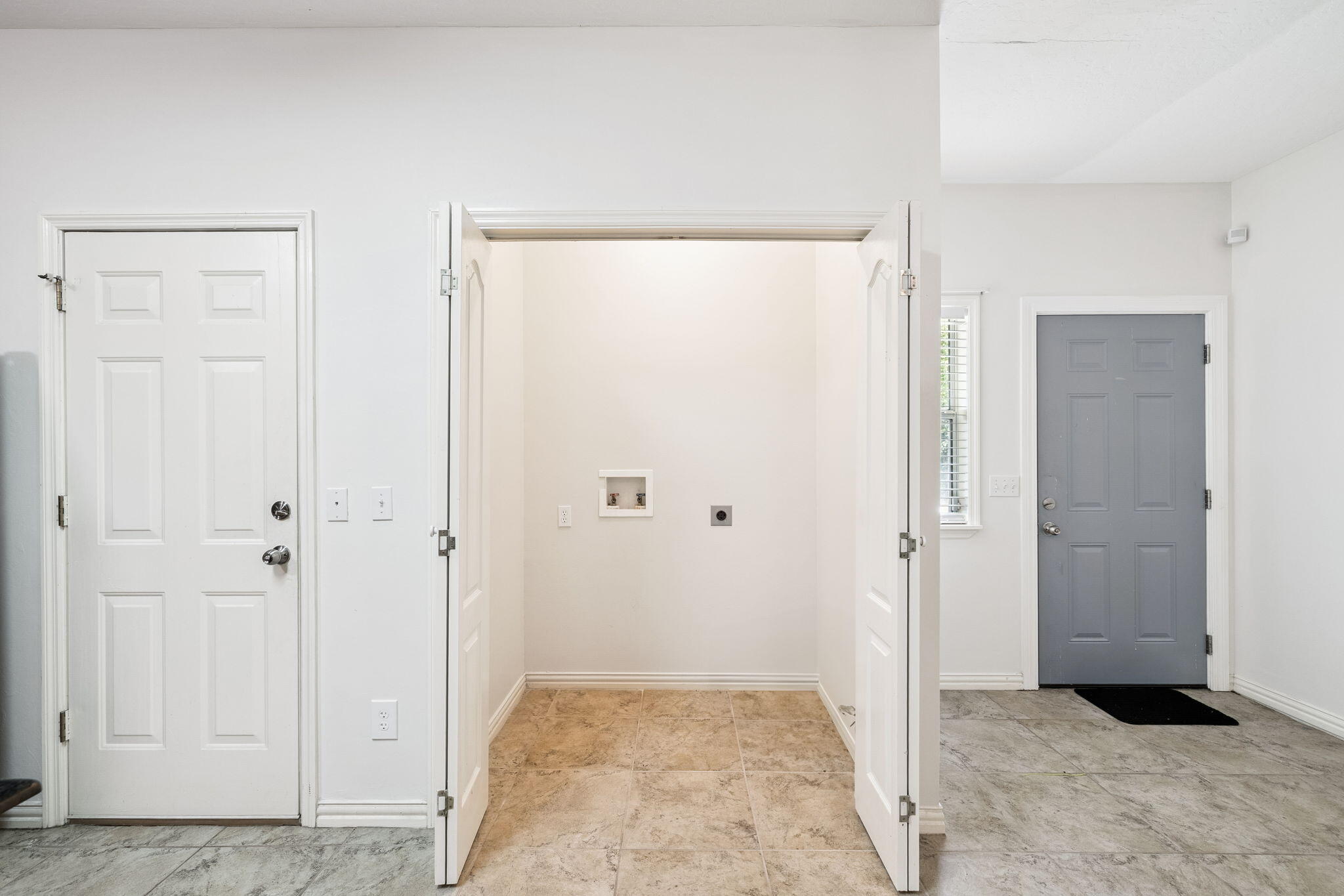 122 Dolphin Road, Unit 3 Mary Esther, FL 32569 - Photo 22 of 29 20Array_122DolphinRd-37