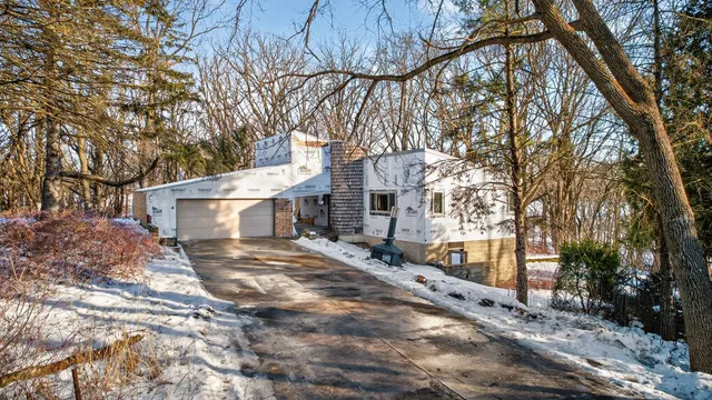 $349,900 | 3732 Valleyridge Court, Rochester, MN 55906