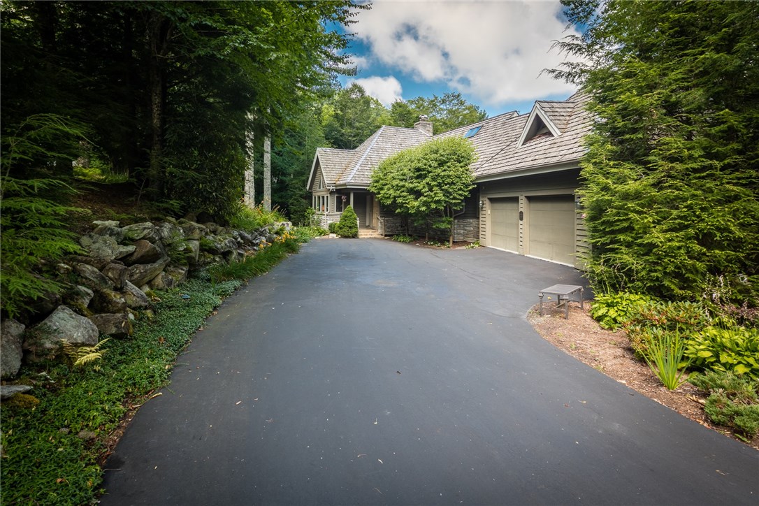 743 Raven Ridge Road Banner Elk, NC 28604 - Photo 2 of 31 Gallery Image 2