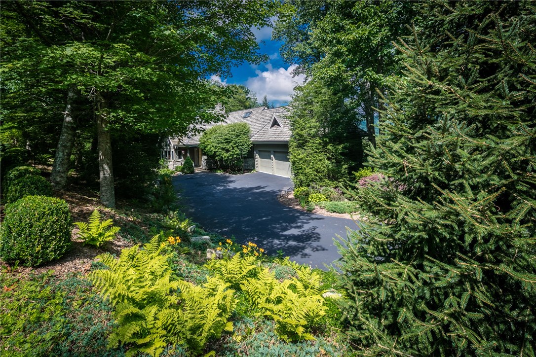 743 Raven Ridge Road Banner Elk, NC 28604 - Photo 3 of 31 Gallery Image 3
