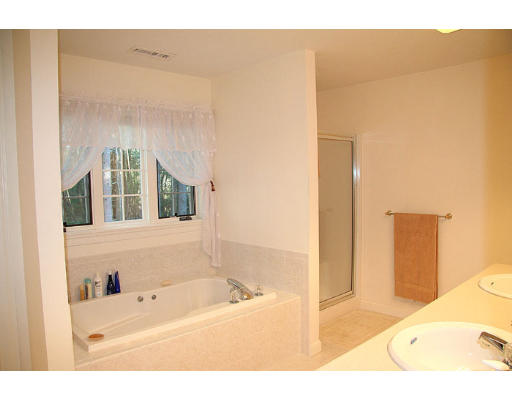 131 Murphy Road Hudson, MA 01749 - Photo 11 of 18 Gallery Image 11