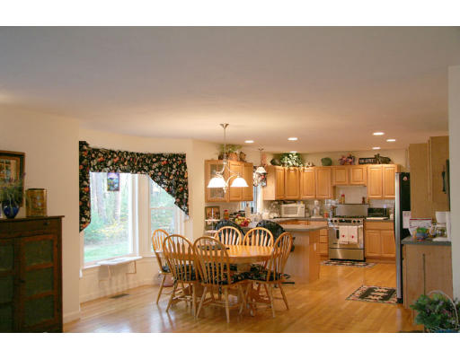 131 Murphy Road Hudson, MA 01749 - Photo 4 of 18 Gallery Image 4
