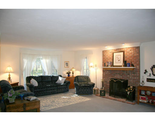 131 Murphy Road Hudson, MA 01749 - Photo 8 of 18 Gallery Image 8