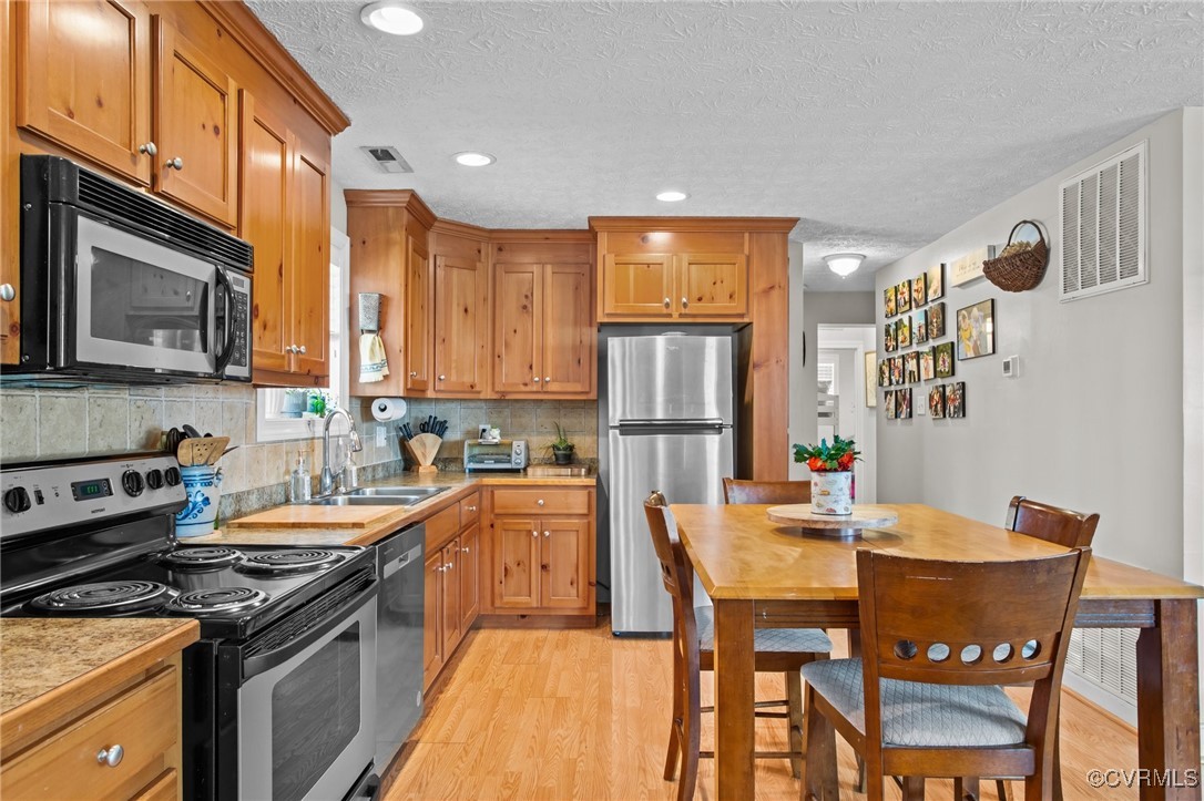 8420 Atlee Road Mechanicsville, VA 23116 - Photo 4 of 44 Gallery Image 4