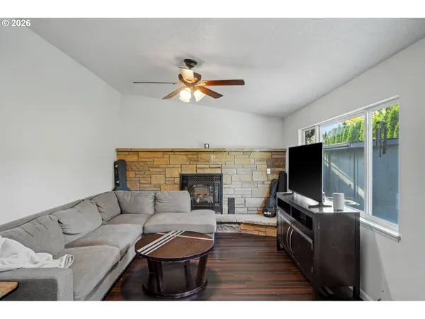 $455,000 | 513 East Hollister Street, Stayton, OR 97383