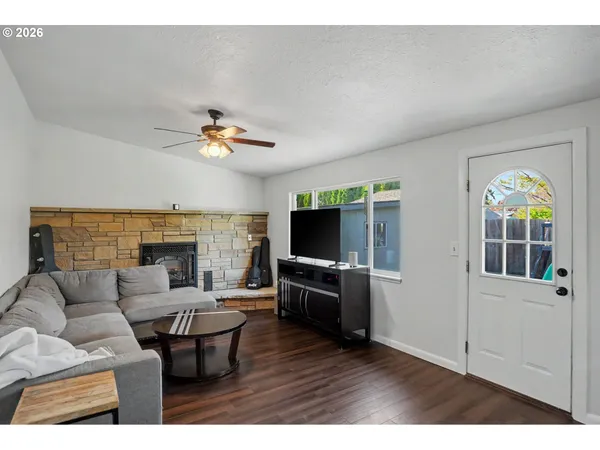 $455,000 | 513 East Hollister Street, Stayton, OR 97383