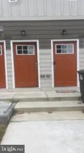 a view of entrance to house