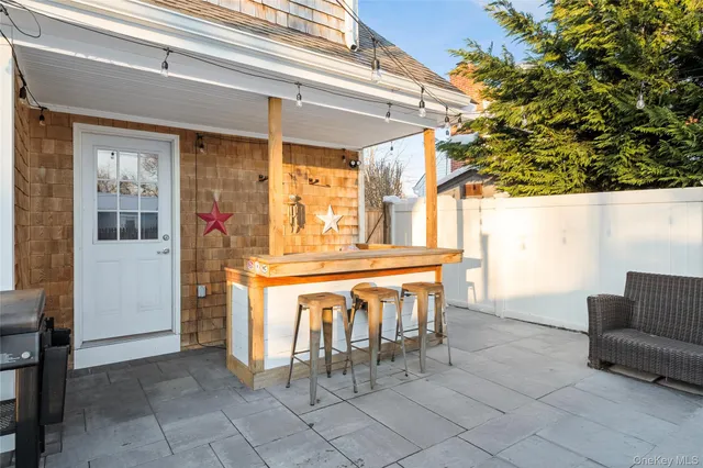 $719,000 | 60 Pickwick Lane, North Babylon, NY 11703