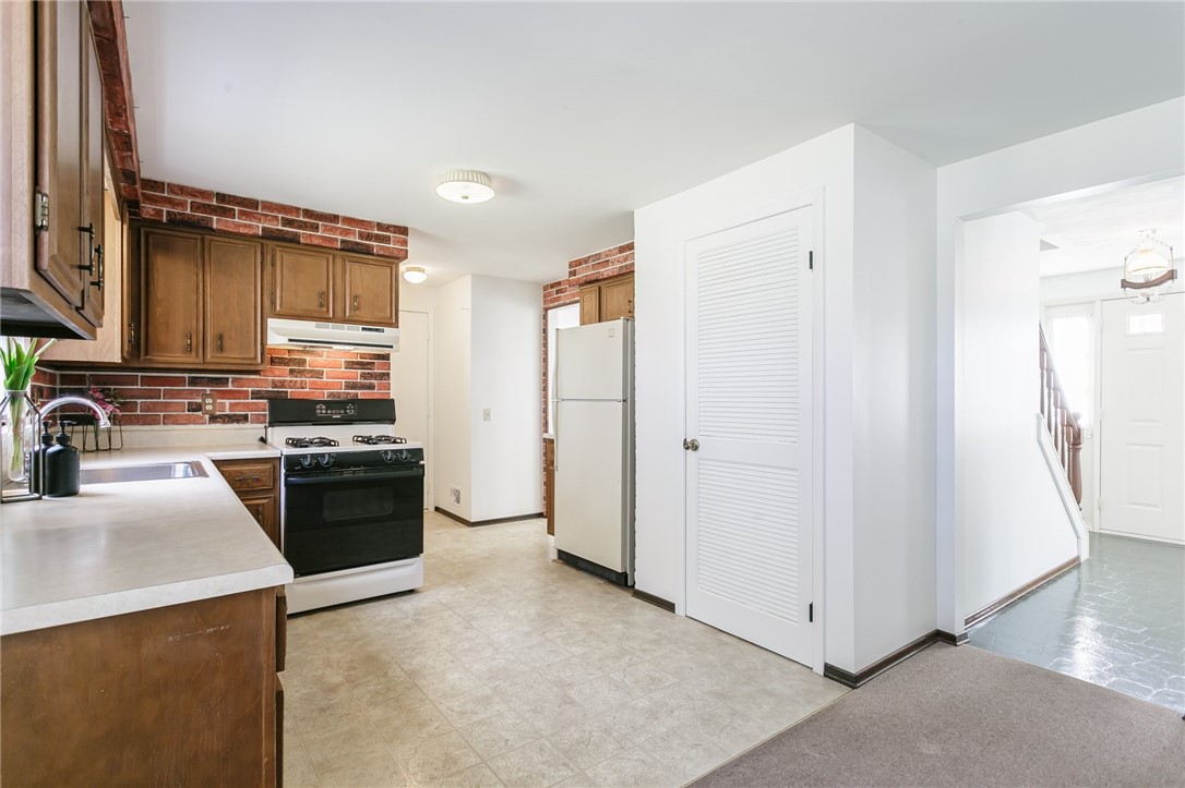 186 Kearney Drive Irondequoit, NY 14617 - Photo 5 of 22