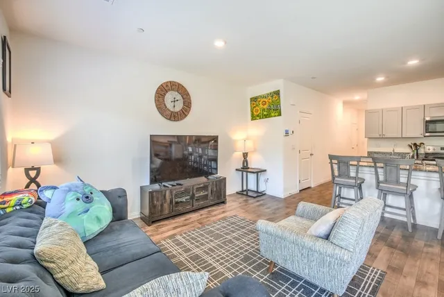 $329,900 | 4209 Venus Falls Avenue, North Las Vegas, NV 89084