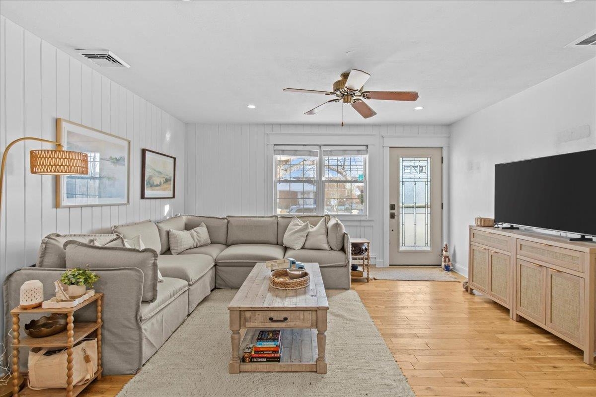 1351 Virginia Cape May, NJ 08204 - Photo 11 of 29 a living room with furniture and a flat screen tv