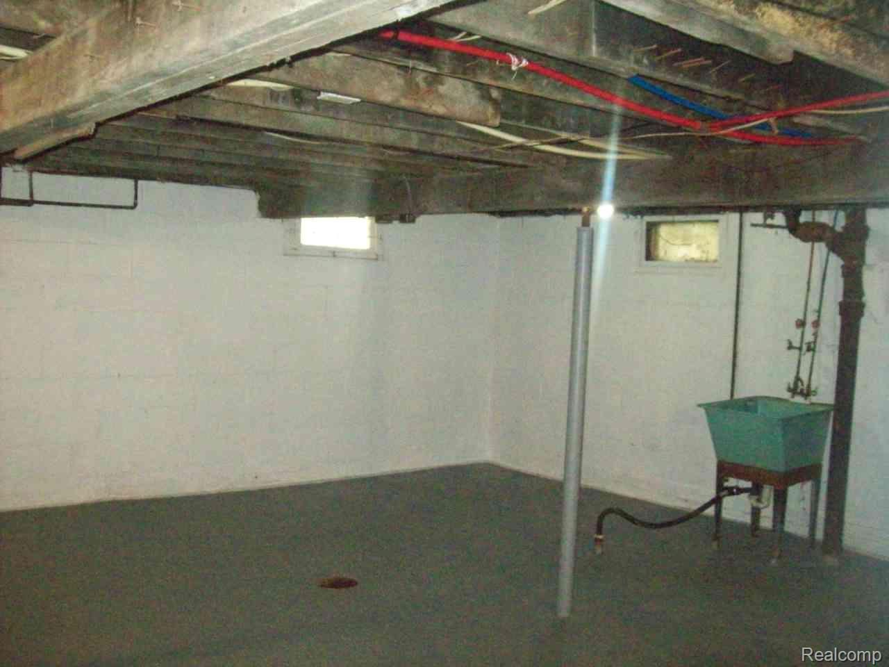 455 Jordon Road Pontiac, MI 48342 - Photo 11 of 17 BASEMENT