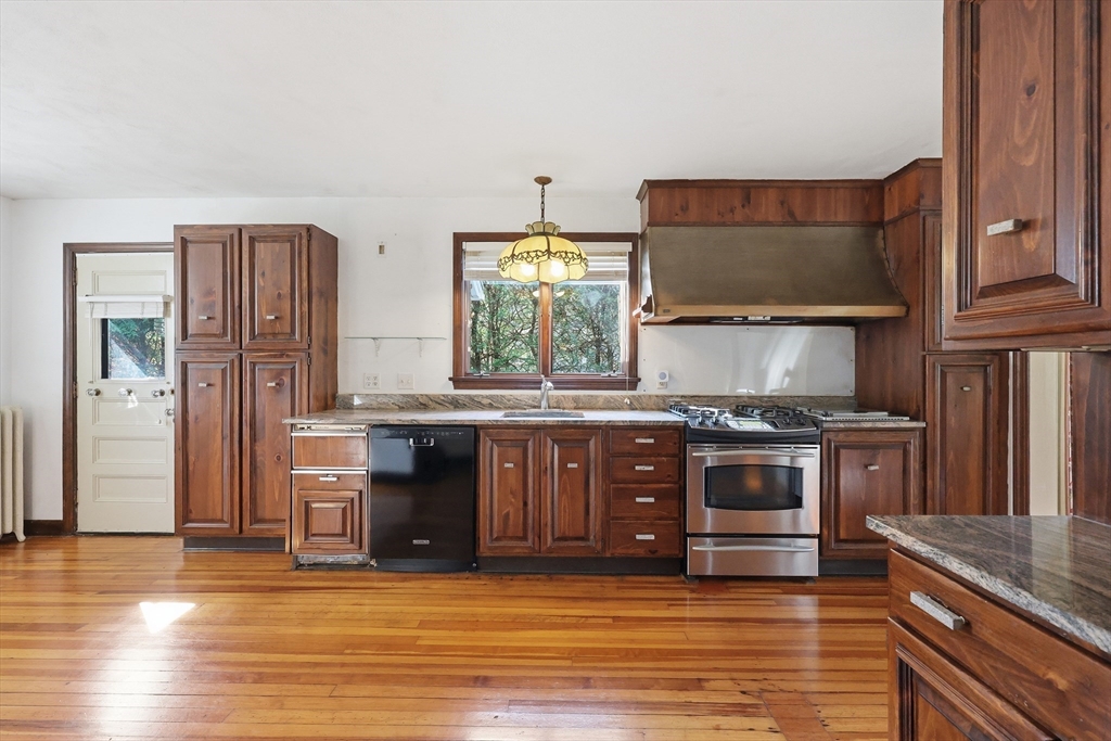 1435 Longmeadow Street Longmeadow, MA 01106 - Photo 11 of 36