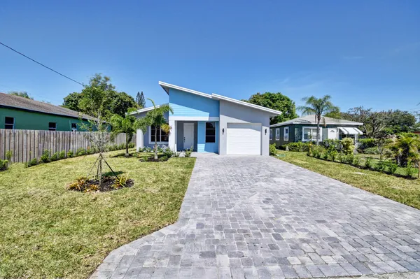 $879,000 | 715 Northwest 1st Street, Delray Beach, FL 33444