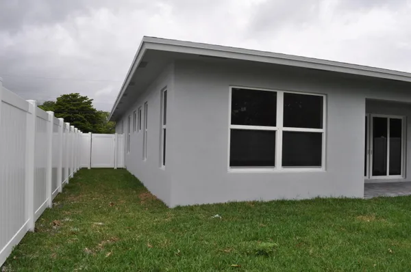 $879,000 | 715 Northwest 1st Street, Delray Beach, FL 33444