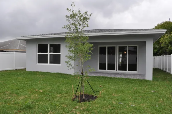 $879,000 | 715 Northwest 1st Street, Delray Beach, FL 33444