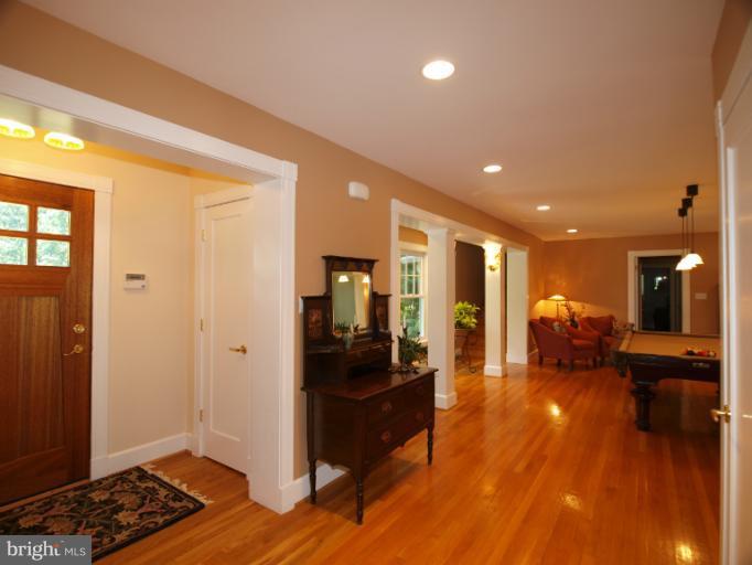 511 Stonington Road Silver Spring, MD 20902 - Photo 11 of 30 Entry Area