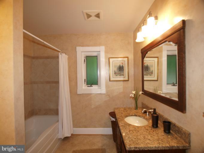 511 Stonington Road Silver Spring, MD 20902 - Photo 13 of 30 Bath 3