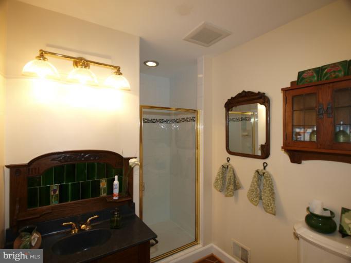 511 Stonington Road Silver Spring, MD 20902 - Photo 21 of 30 Bath 2