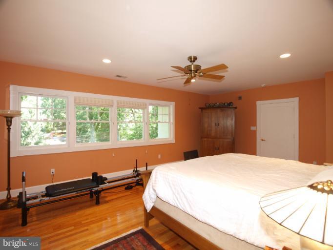 511 Stonington Road Silver Spring, MD 20902 - Photo 24 of 30 Bedroom (Master)