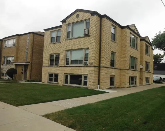 $1,695 | 2446 North 78th Court, Unit 2R, Elmwood Park, IL 60707