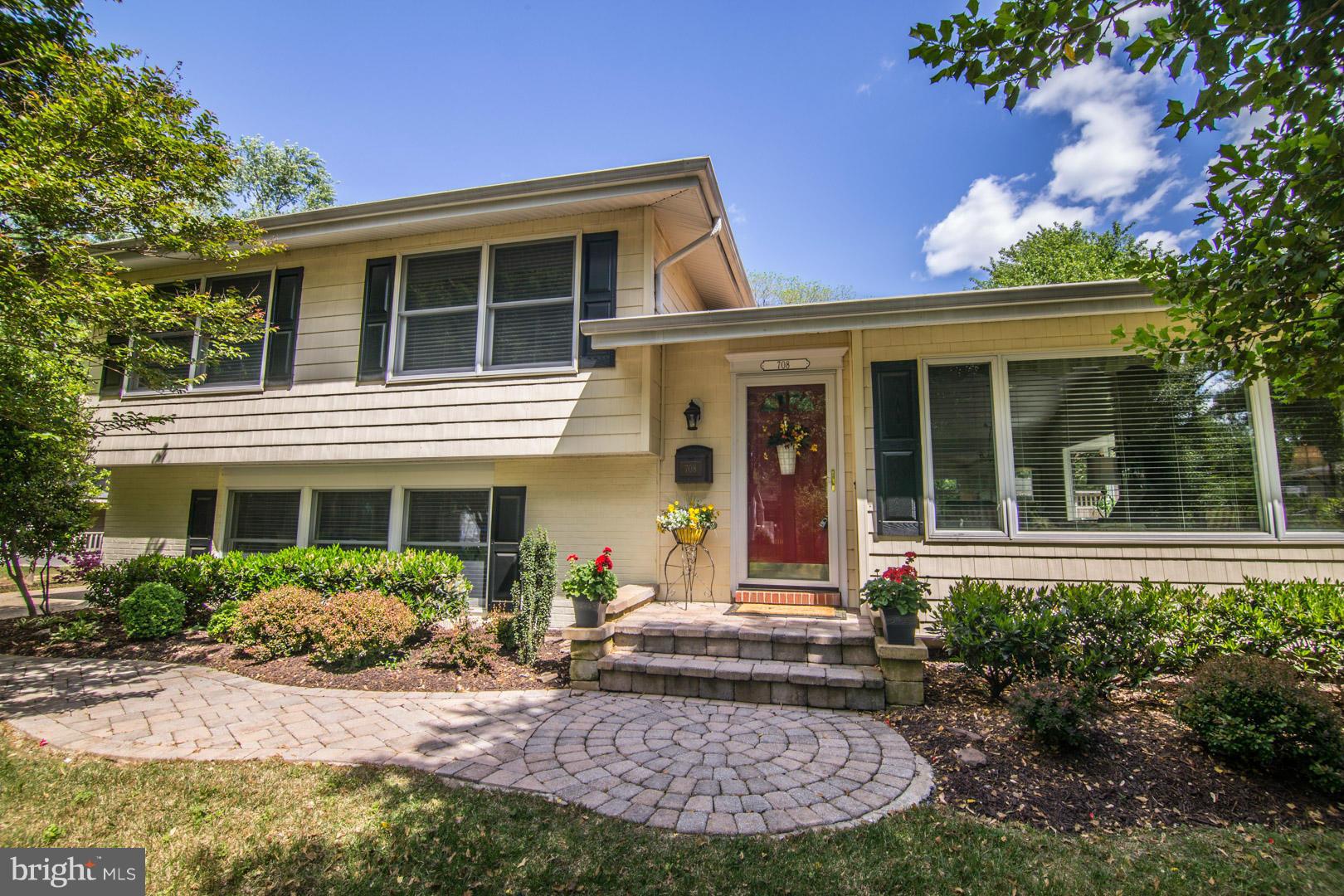 708 Pin Oak Road Severna Park, MD 21146 - Photo 1 of 27 Exterior (Front)