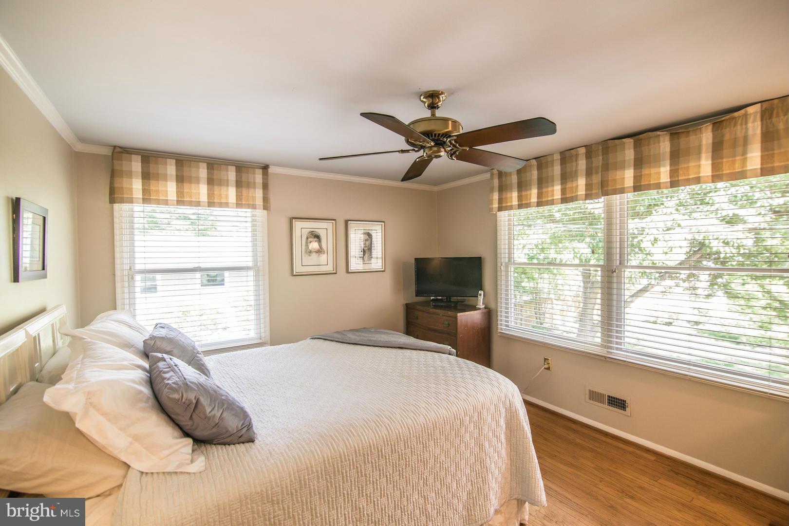 708 Pin Oak Road Severna Park, MD 21146 - Photo 15 of 27 Bedroom (Master)